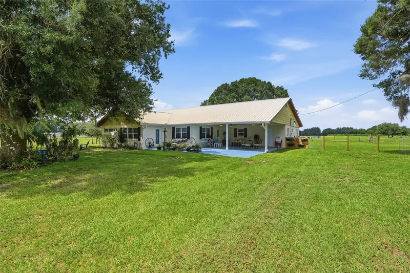 6902 Johnston Rd, FL