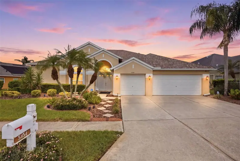 5454 Spectacular Bid Dr, FL