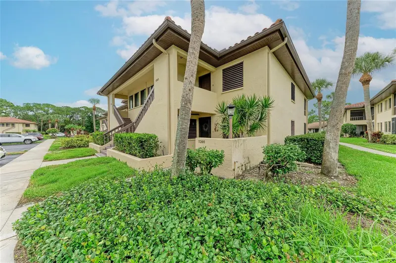 5200 Lake Village Dr #79, FL