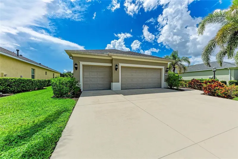 12051 Forest Park Cir, FL