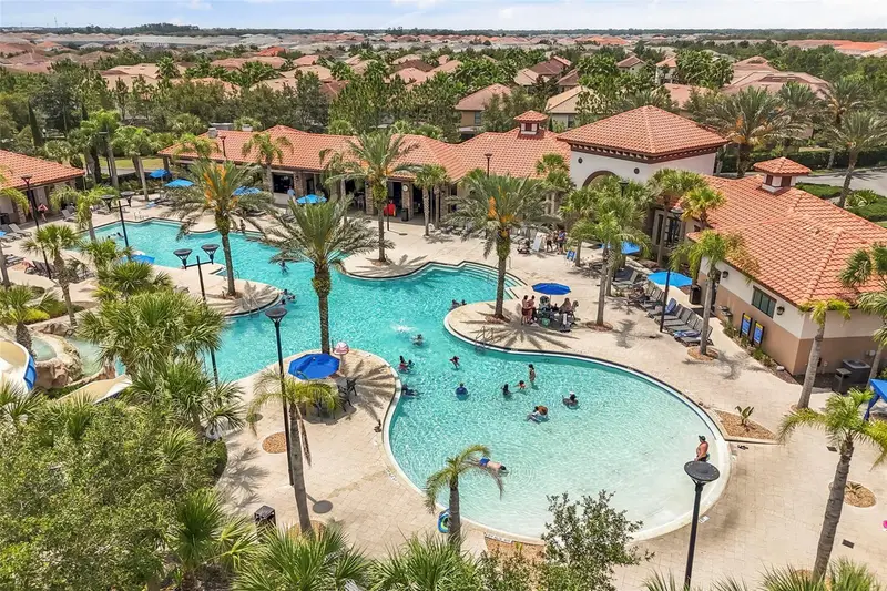 7147 Oakmoss Loop, FL