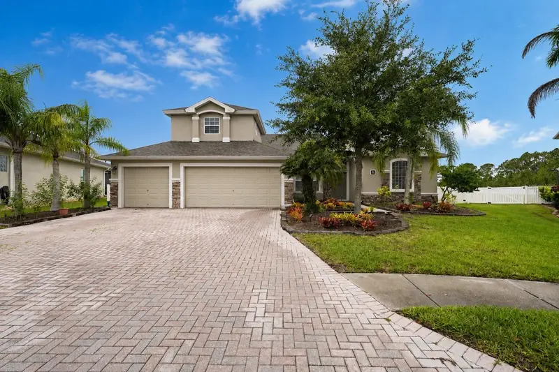 197 Brandy Creek Cir Se, FL