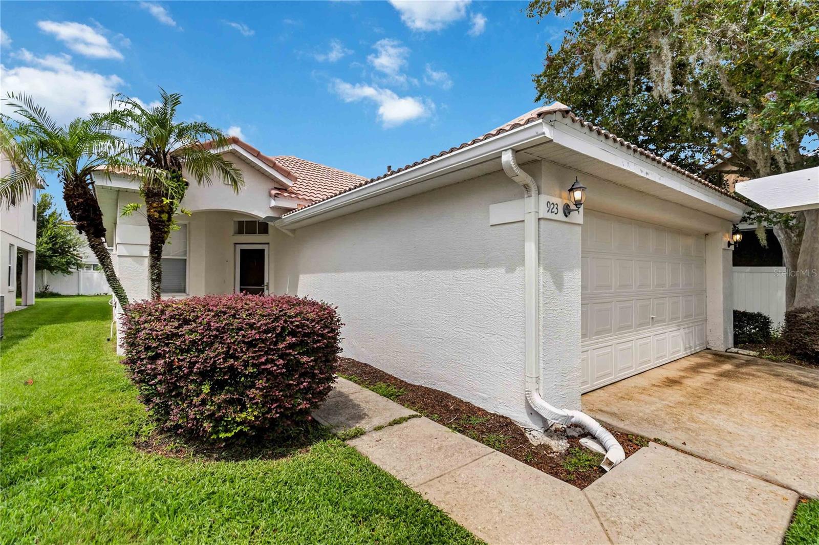923 Torrey Pine Dr, FL