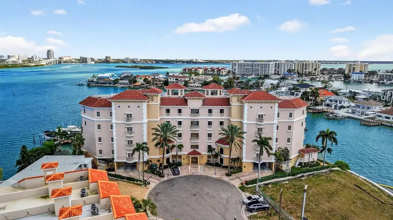 205 Brightwater Dr #202, FL