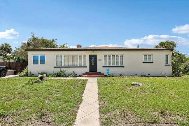 300 Revilo Blvd, FL