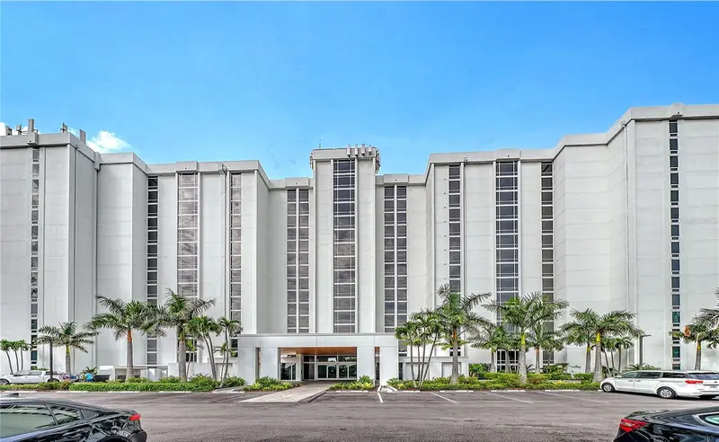 2425 Gulf Of Mexico Dr #3a, FL