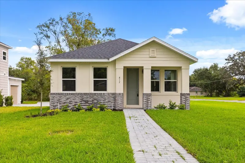 817 S Locust Ave, FL