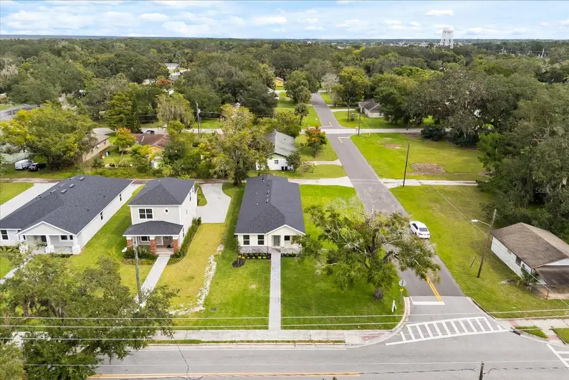 817 S Locust Ave, FL