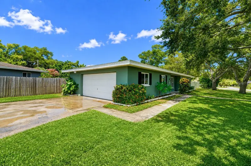 1800 Druid Rd E, FL