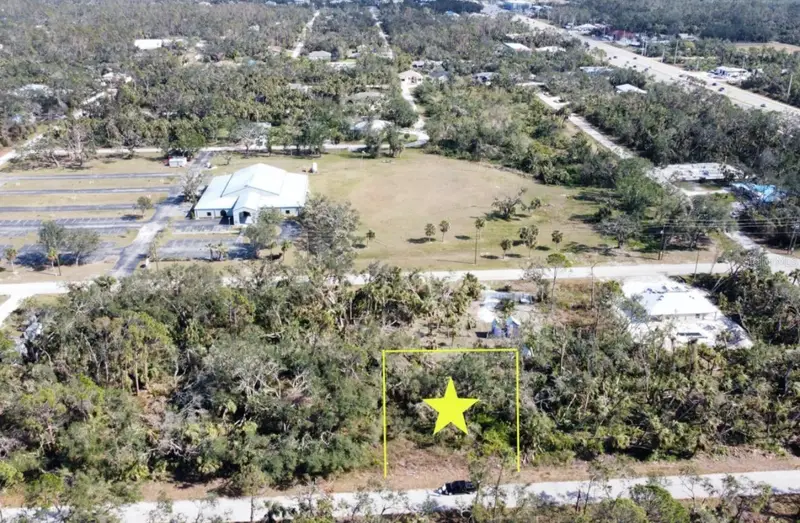 426 Lemoyne St, FL