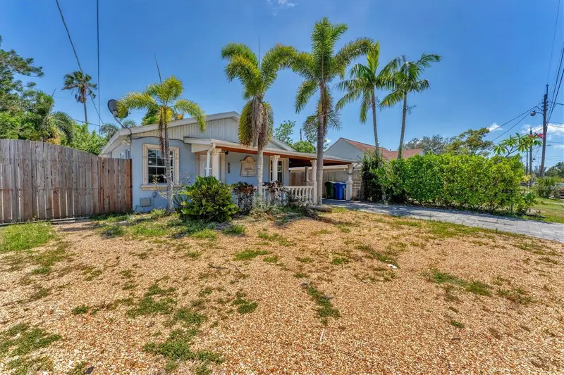 513 25th Ave W, FL