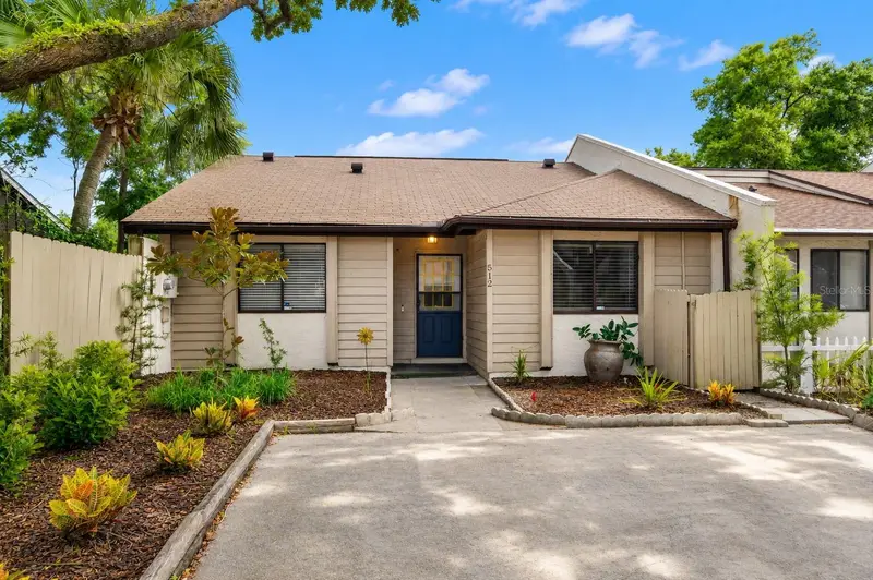 512 Derby Dr, FL