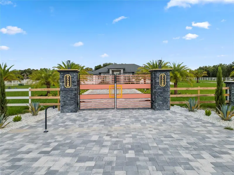 34435 Donna Vista Pl, FL