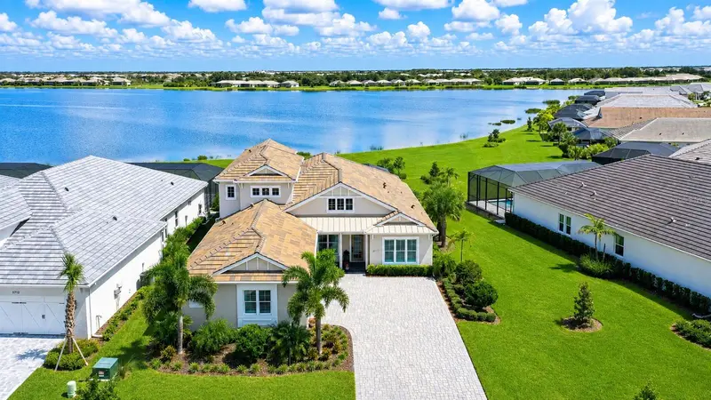 7919 Waterbend Trl, FL