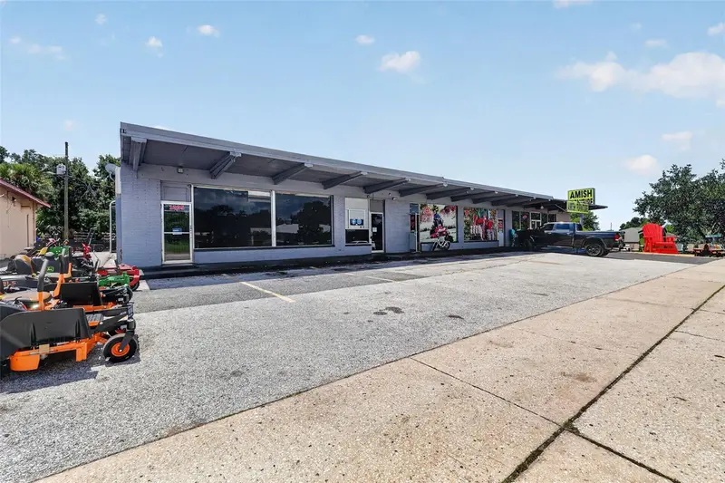1035 W Highway 50 Hwy, FL