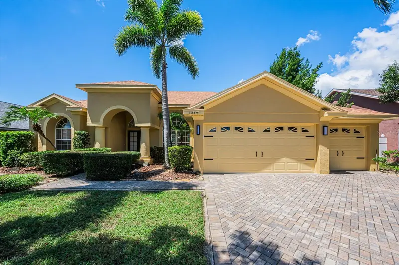 1259 Paradise Lake Dr, FL