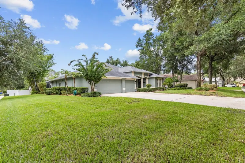 28 Camelot Ridge Dr, FL