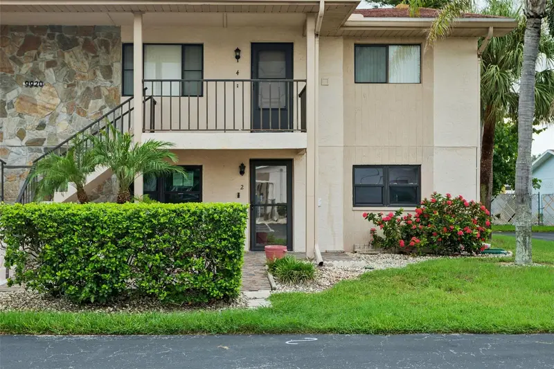 9920 Eagles Point Cir #2, FL