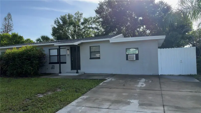17 S Solandra Dr, FL