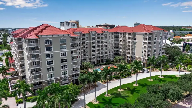 808 3rd Ave W #307, FL