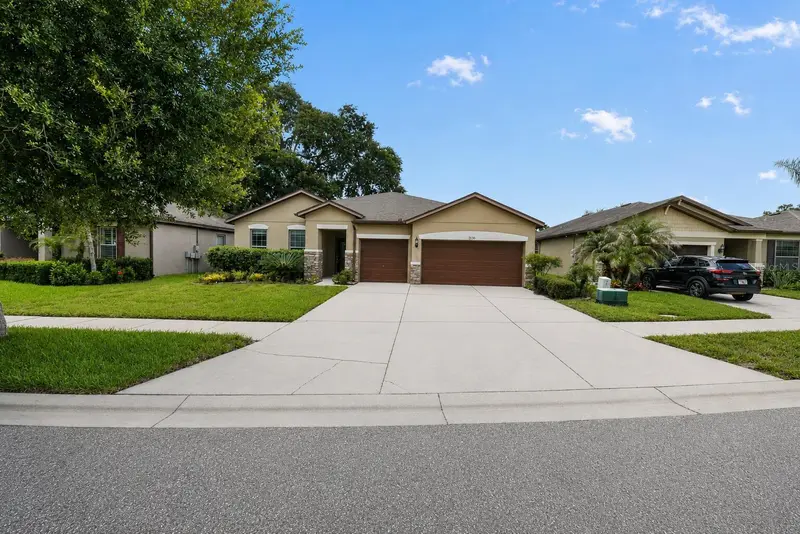 2130 Landside Dr, FL