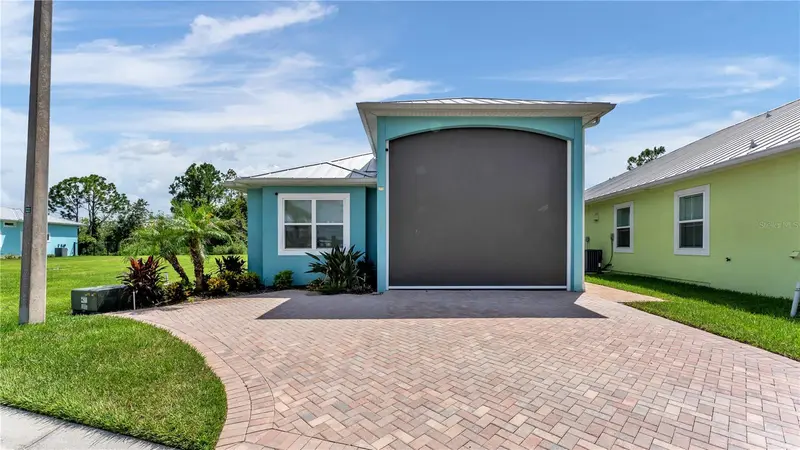 3220 Fish Hawk Dr, FL