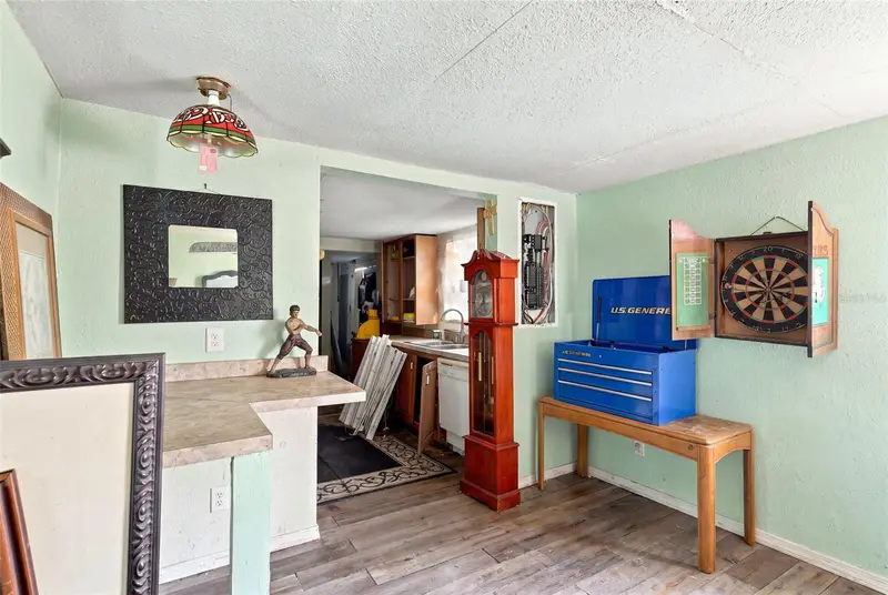 2221 Granby St, FL