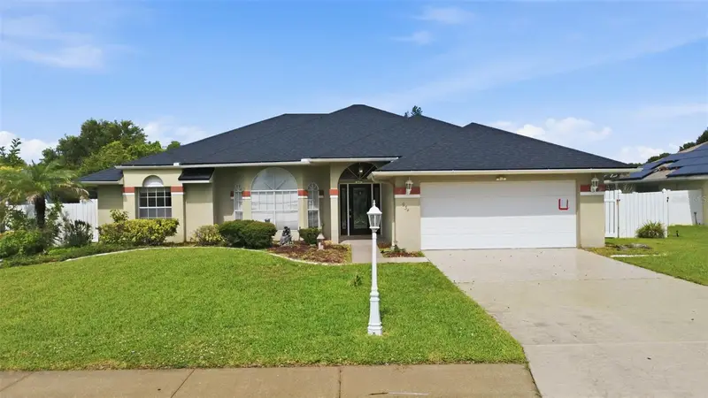 934 Pine Walk Ct Ne, FL