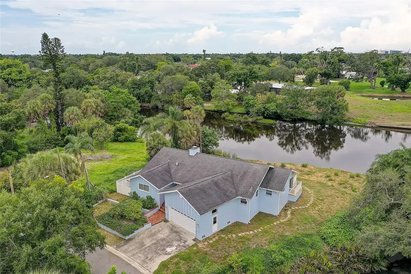 3214 N Seclusion Dr, FL