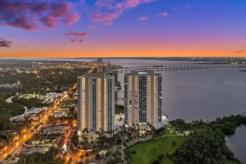 3000 Oasis Grand Blvd #1002, FL