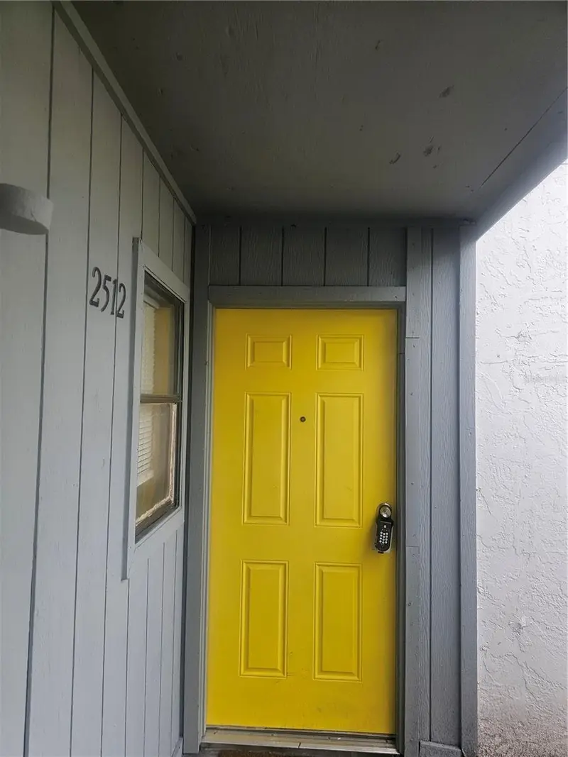 2512 Lemon Tree Ln #3c, FL