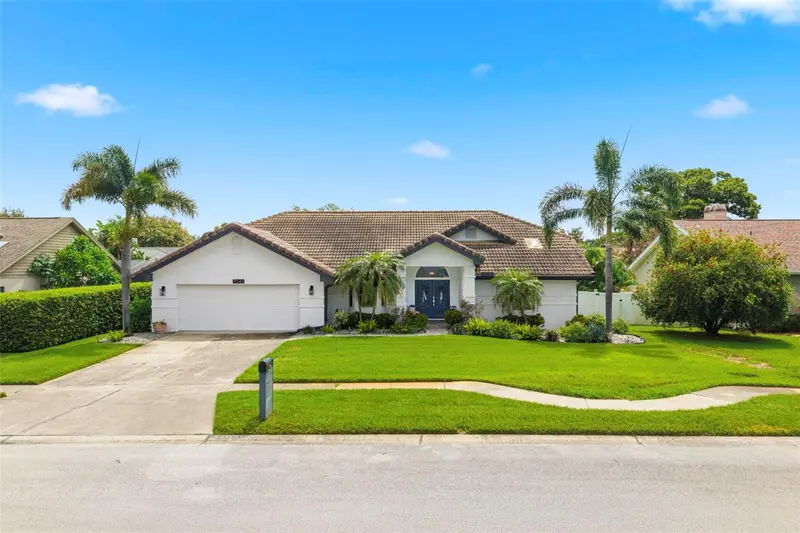 3347 Lake Shore Ln, FL