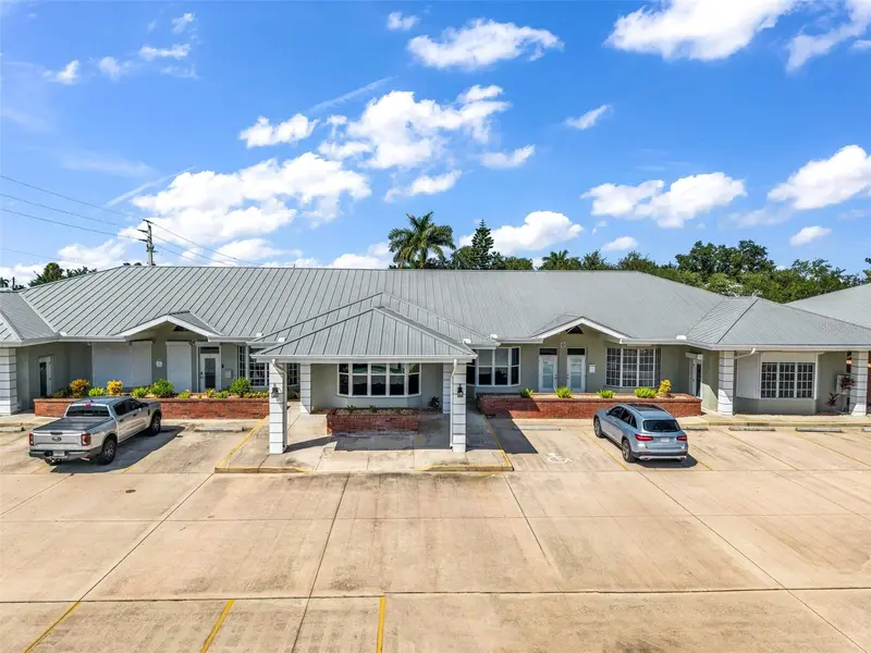 425 Cross St #116, FL