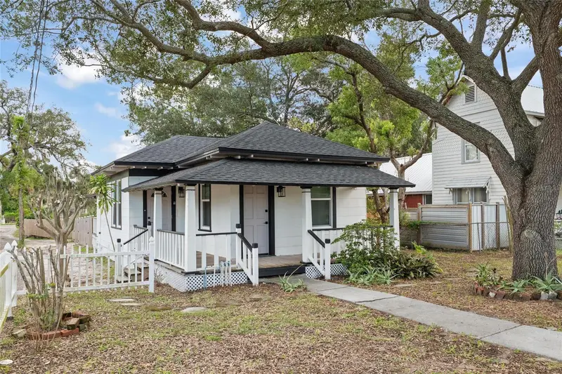 136 N Ring Ave, FL