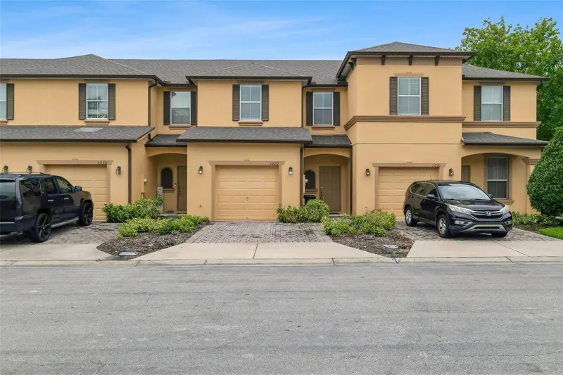 1220 Twin Trees Ln, FL