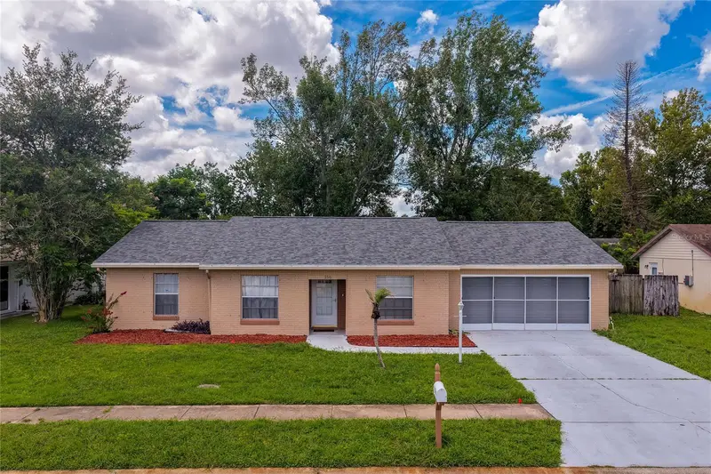 156 Springwood Dr, FL