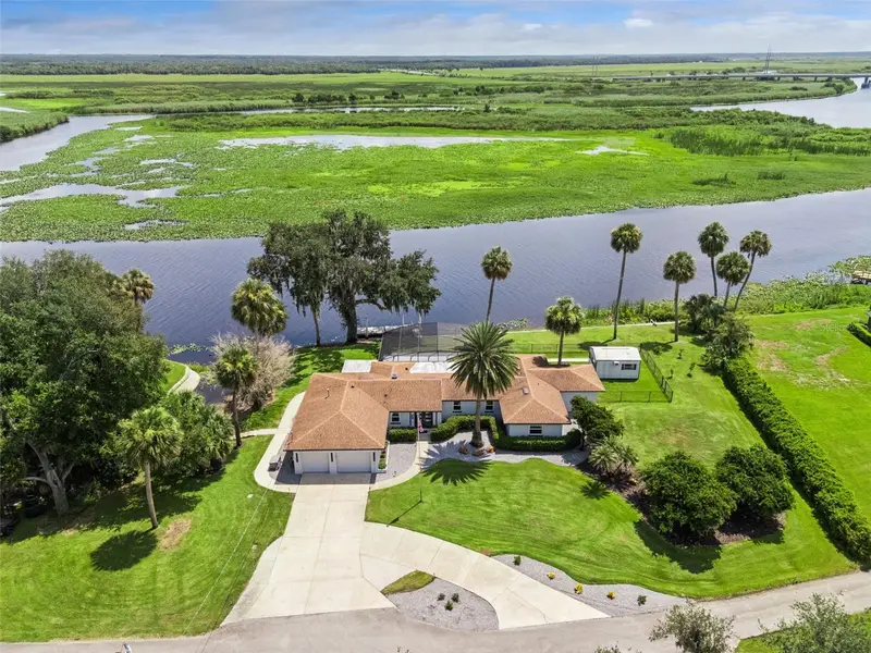 921 Powhatan Dr, FL