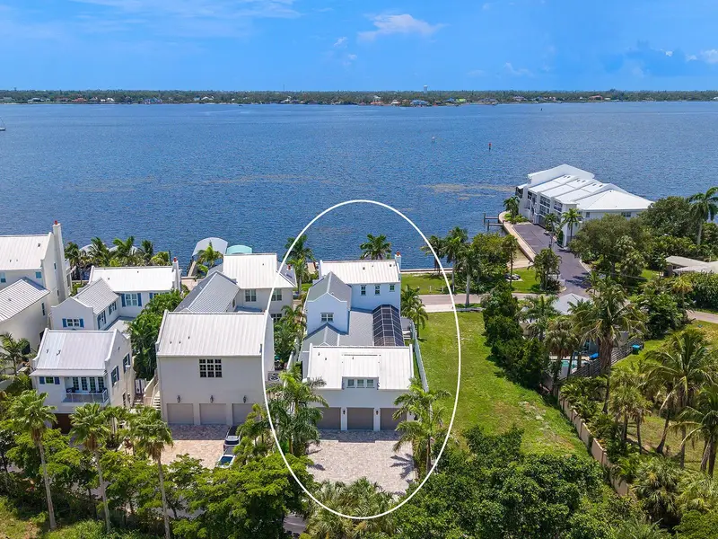 4024 11th Street Ct W, FL