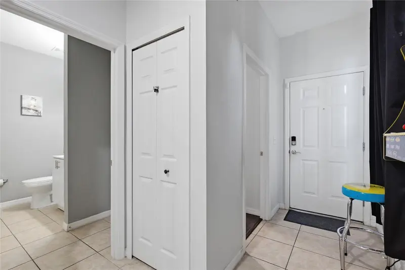 1717 Retreat Cir, FL