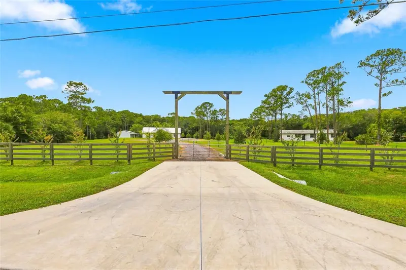 1315 Ne 342nd Trl, FL