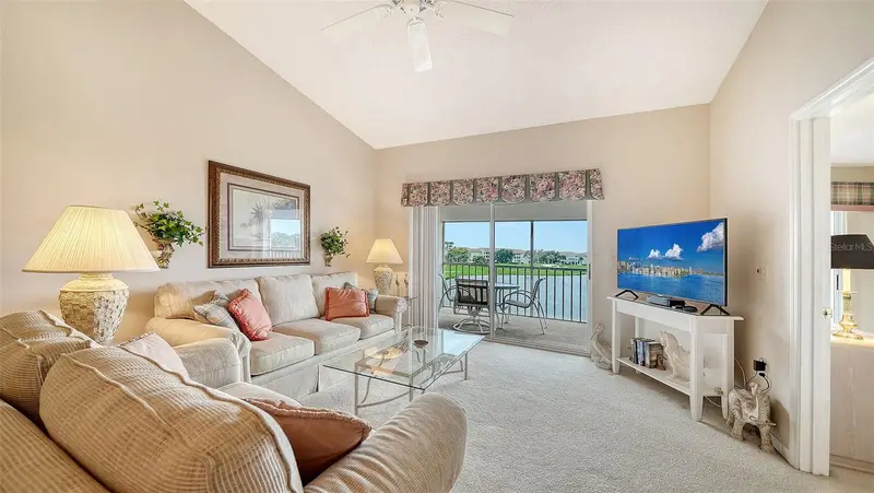 9330 Clubside Cir #3306, FL