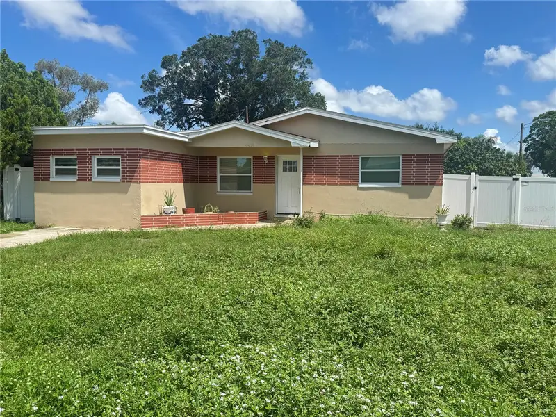4631 76th Ave N, FL