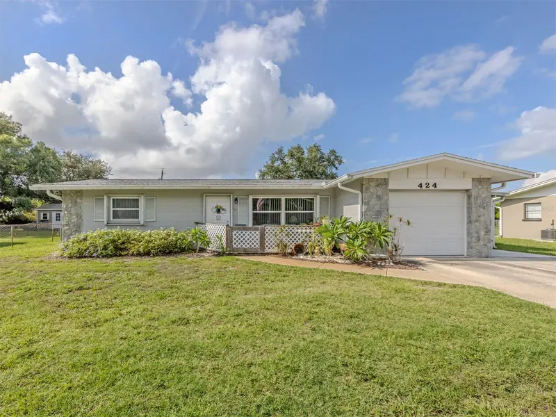 424 Center Rd, FL