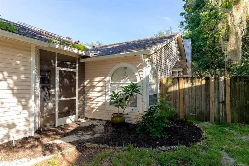 824 Hillary Ct, FL