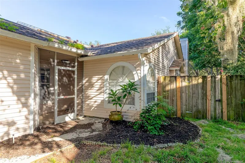 824 Hillary Ct, FL