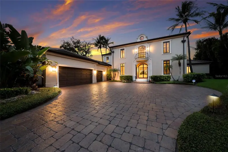 65 Lighthouse Point Dr, FL