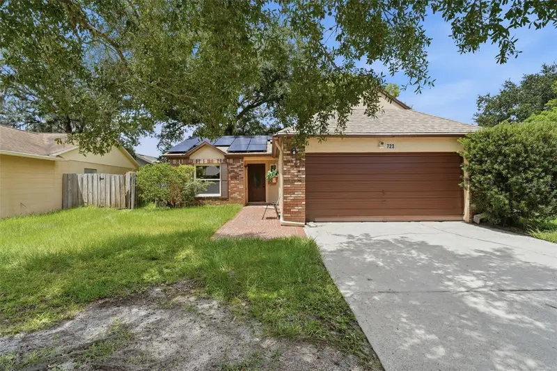 723 Oak Manor Cir, FL
