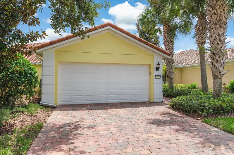 11951 Fiore Dr, FL