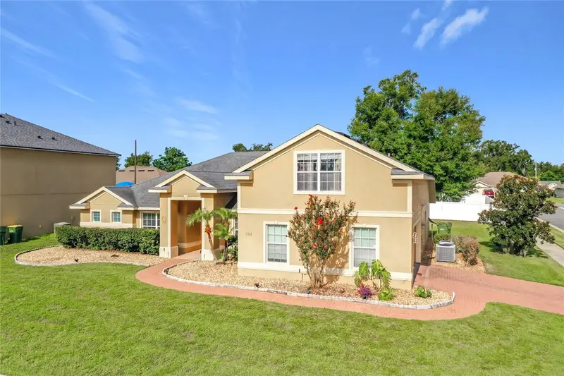 301 Ashton Woods Ln, FL