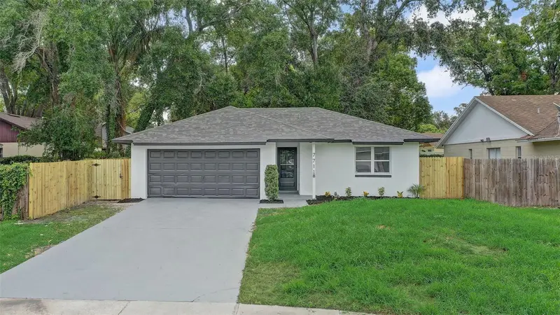 7711 Lakeside Woods Dr, FL